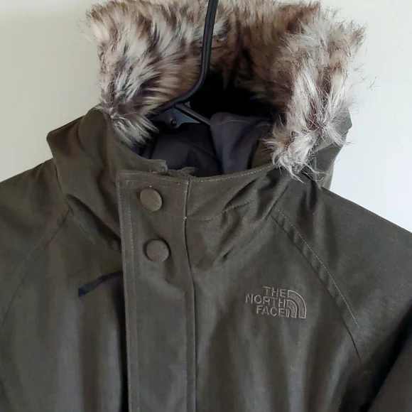 EUC NORTH FACE Girls down winter coat - Picture 1 of 10